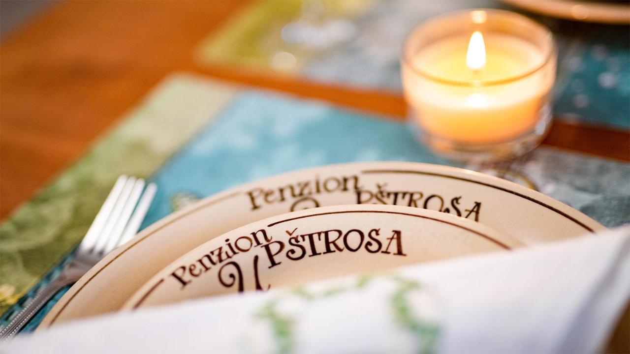 Vsemyslice Wellness Penzion-Restaurace U Pstrosa מראה חיצוני תמונה